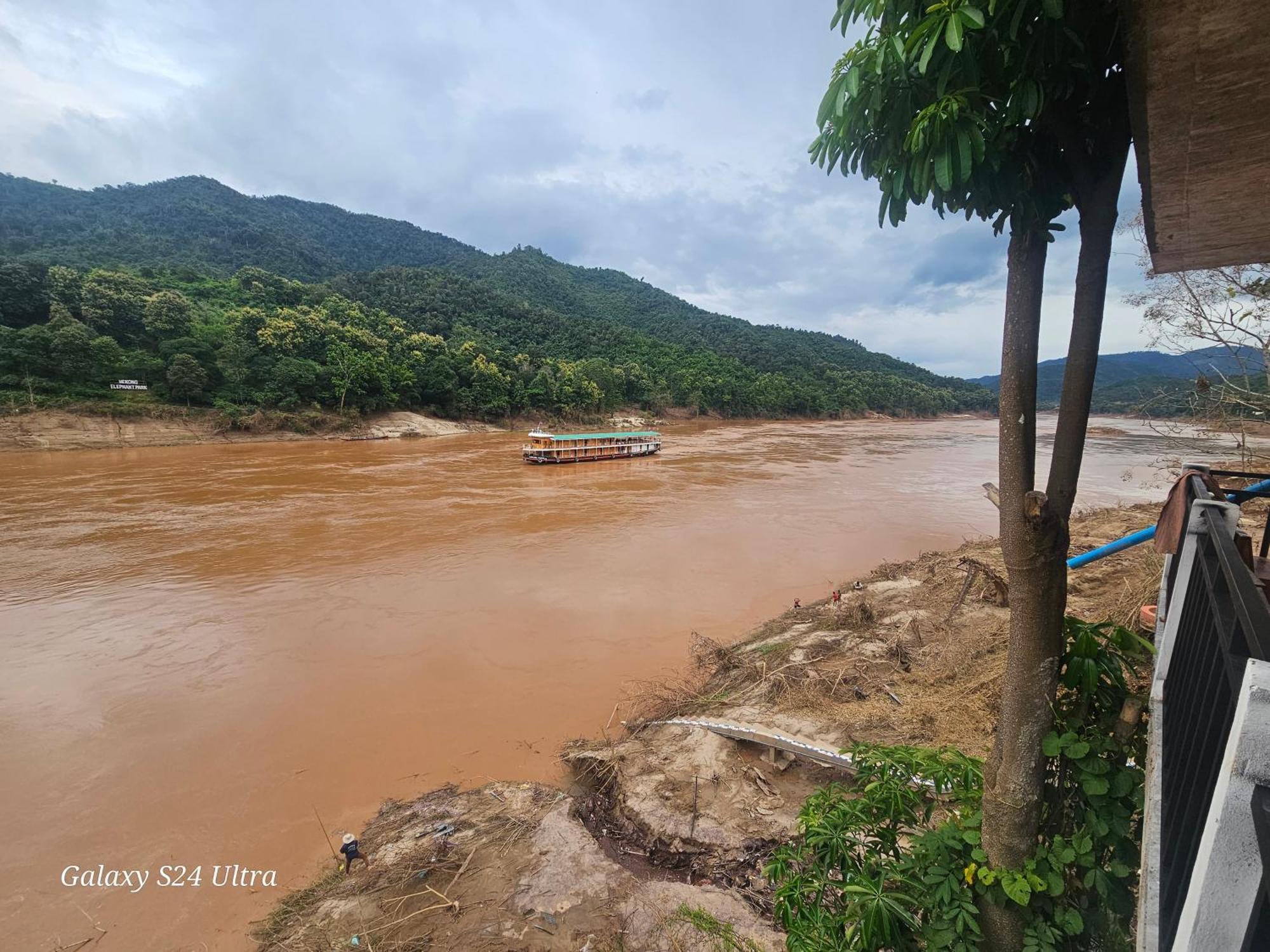 Inn Riverside Hostel Pb Pakbeng Luaran gambar