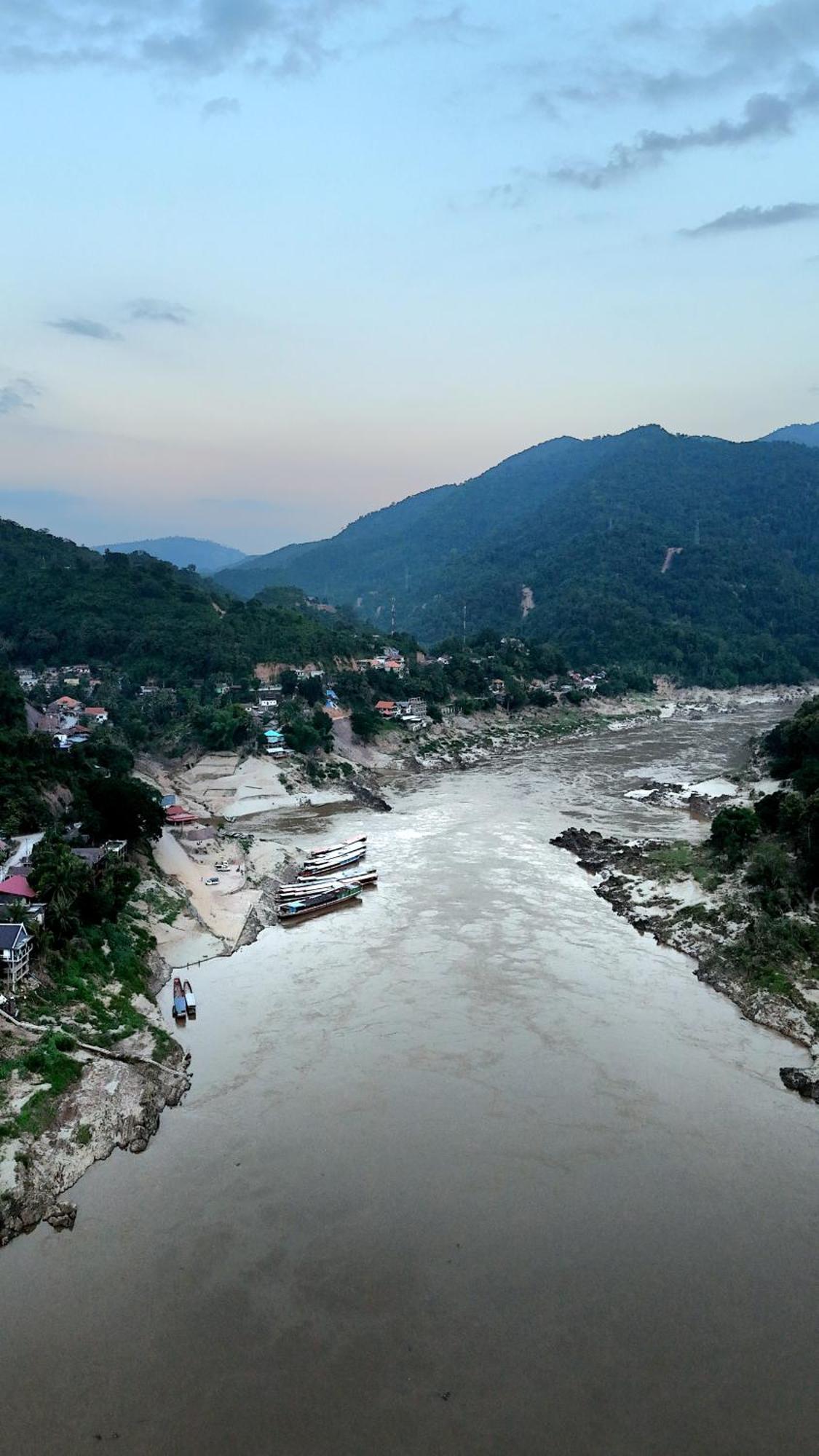 Inn Riverside Hostel Pb Pakbeng Luaran gambar