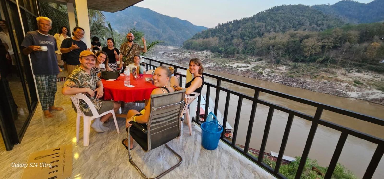 Inn Riverside Hostel Pb Pakbeng Luaran gambar