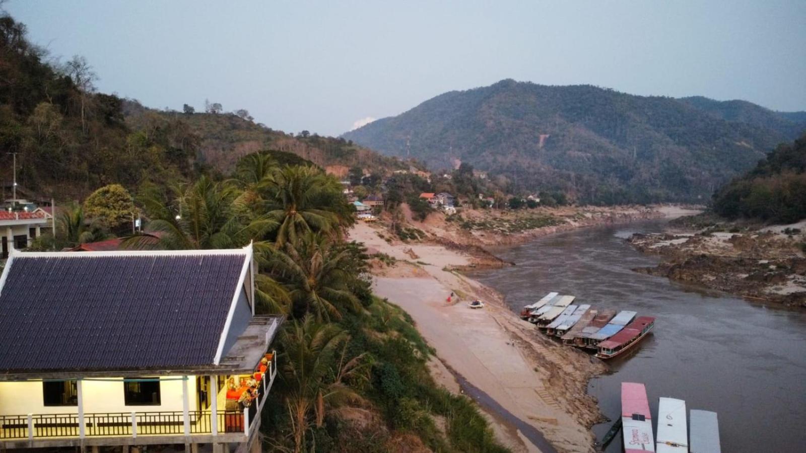 Inn Riverside Hostel Pb Pakbeng Luaran gambar